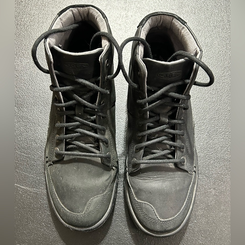Men’s 10.5 keen boot soft black leather color